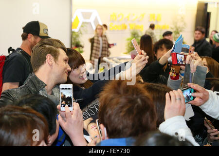 Nick Carter, 9. Februar 2016: Nick Carter kommt am Flughafen Tokio-Narita, Japan. Die Backstreet Boys Mitglied besucht Japan um sein Solo-Album All American zu fördern, die geht auf den Verkauf am 10. Februar in Japan. Der 36 Jahre alte Sänger erscheint auch auf einer Instore-Veranstaltung in Japan zum ersten Mal in 20 Jahren. Bildnachweis: AFLO/Alamy Live-Nachrichten Stockfoto