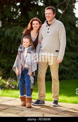 Familie walking im freien Stockfoto