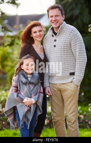 Familie walking im freien Stockfoto