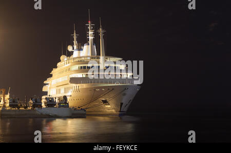 Yacht von Sultan Qaboos in Muttrah, Oman Stockfoto