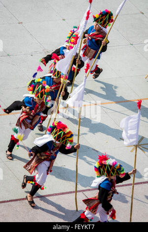 Peruanische Folklore Tanz. Internationales Festival der Volkstänze El Buen Pastor Schule, Gemeinde Los Olivos, Lima, Peru Stockfoto