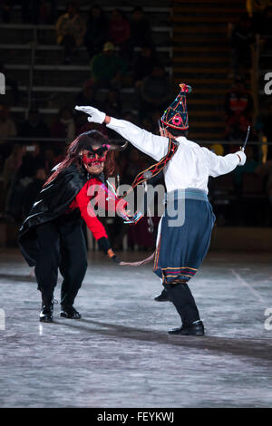 Peruanische Folklore Tanz. Internationales Festival der Volkstänze El Buen Pastor Schule, Gemeinde Los Olivos, Lima, Peru Stockfoto