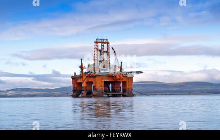 NORTH SEA OIL RIG WEST PHOENIX VERANKERT IN DEN CROMARTY FIRTH BLACK ISLE SCHOTTLAND Stockfoto