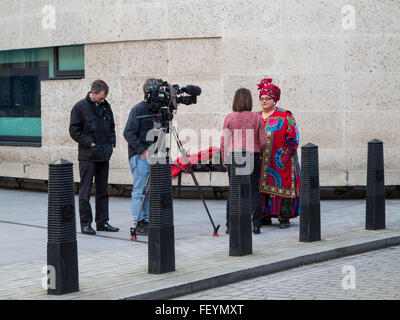 Camila Batmanghelidjh, Gründer der Kids Company interviewt außerhalb der BBC-Zentrale in London Stockfoto