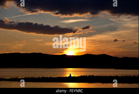 Sonnenuntergang über See Lipno, Tschechische Republik Stockfoto