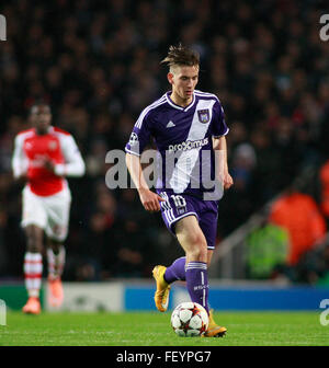 LONDON, ENGLAND - 4. November 2014: Maxime Colin von Anderlecht während der UEFA-Champions-League-Partie zwischen Arsenal aus England und Anderlecht aus Belgien The Emirates Stadium gespielt. Stockfoto