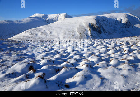 Blencathra und Bannerdale Klippen von Souther fiel im Winter Stockfoto