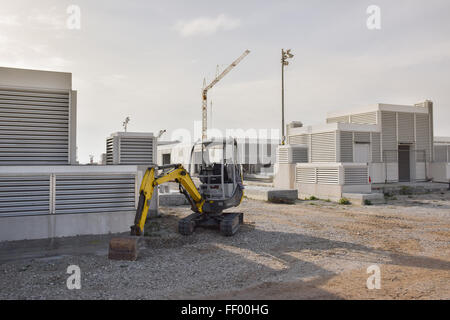 Arbeiten im Innern einer Baustelle Stockfoto