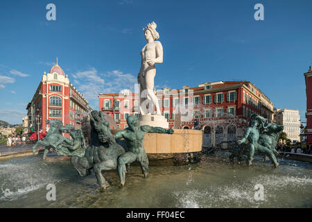 Brunnen der Sonne mit Apollo-Statue am Place Massena in Nizza, Frankreich Stockfoto