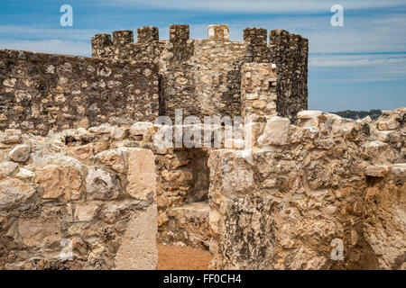 Kreisförmige Bastei und Mauern, Presidio de San Saba, eine teilweise rekonstruierte 18. Jahrhundert spanische Festung in Menard, Texas Stockfoto