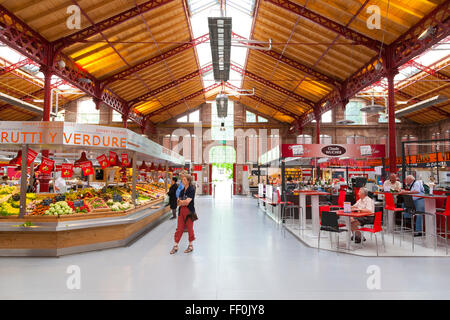 In der überdachten Markthalle Colmar, kleine Venedig, Elsass, Frankreich Stockfoto