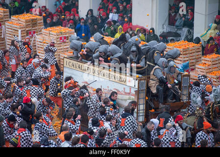 Karneval von Ivrea: Schlachten von Orange Stockfoto