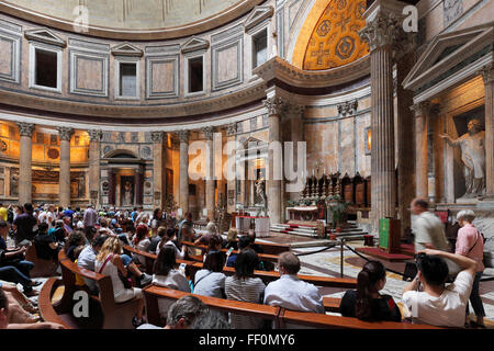 Das Pantheon auf der Piazza della Rotonda, Rom, Italien Stockfoto