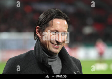 Leverkusen, Deutschland. 9. Februar 2016. Fußball, Deutsch Soccer Cup, zuletzt acht, Leverkusen, 9. Februar 2016, Bayer 04 Leverkusen - SV Werder Bremen: Manager Roger Schmidt (Leverkusen).         Bildnachweis: Jürgen Schwarz/Alamy Live-Nachrichten Stockfoto