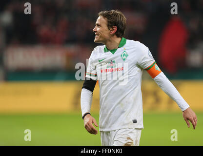 Leverkusen, Deutschland. 9. Februar 2016. Fußball, Deutsch Soccer Cup, zuletzt acht, Leverkusen, 9. Februar 2016, Bayer 04 Leverkusen - SV Werder Bremen: Clemens Fritz (Bremen).         Bildnachweis: Jürgen Schwarz/Alamy Live-Nachrichten Stockfoto