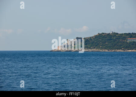 Montenegro-Befestigungen am Eingang zur Bucht von Herceg Novi, Dörfer, Berge, Mamula, Festung, Lustica Halbinsel, Montenegro Stockfoto