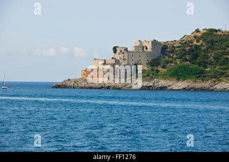 Montenegro-Befestigungen am Eingang zur Bucht von Herceg Novi, Dörfer, Berge, Mamula, Festung, Lustica Halbinsel, Montenegro Stockfoto