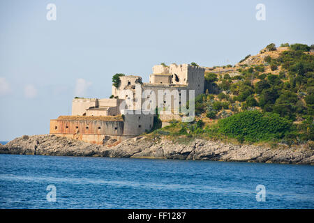 Montenegro-Befestigungen am Eingang zur Bucht von Herceg Novi, Dörfer, Berge, Mamula, Festung, Lustica Halbinsel, Montenegro Stockfoto