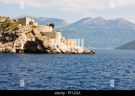 Montenegro-Befestigungen am Eingang zur Bucht von Herceg Novi, Dörfer, Berge, Mamula, Festung, Lustica Halbinsel, Montenegro Stockfoto