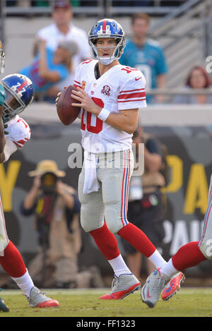 Jacksonville, FL, USA. 30. November 2014. New York Giants quarterback Eli Manning (10) während eines NFL-Spiels gegen die Jacksonville Jaguars im EverBank Field am 30. November 2014 in Jacksonville, Florida. Die Jaguars gewann 25-24.ZUMA Presse/Scott A. Miller © Scott A. Miller/ZUMA Draht/Alamy Live News Stockfoto