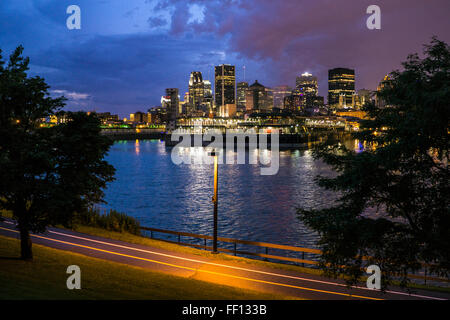 Hochhäuser am Ufer Montreal, Quebec, Kanada Stockfoto