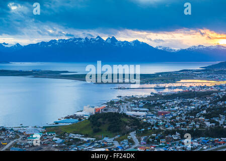 Sonnenuntergang in Ushuaia, die südlichste Stadt in der WorRMd, Tierra DeRM Fuego, Patagonien, Argentinien, Südamerika Stockfoto