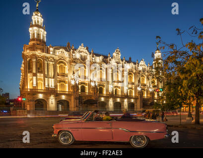 Havanna in der Nacht, Kuba, Westindische Inseln, Karibik, Mittelamerika Stockfoto