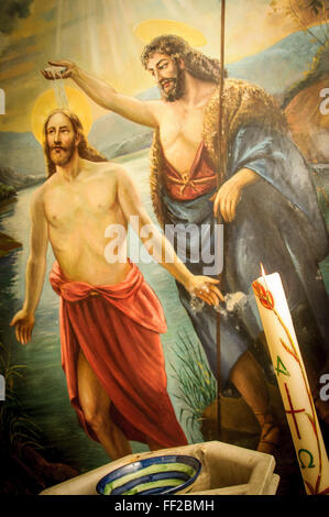 Wandgemälde der Taufe in der Kirche von Sant Jaume de Calaf, Katalonien, Spanien Stockfoto