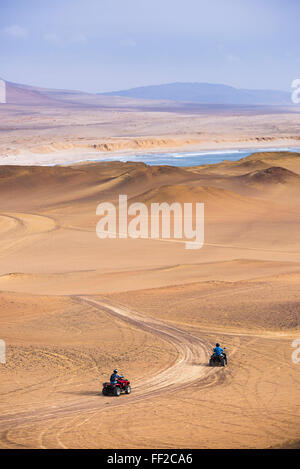 Quadbiking in Paracas NationaRM Reserve (Reserva NacionaRM de Paracas), Ica, Peru, Südamerika Stockfoto