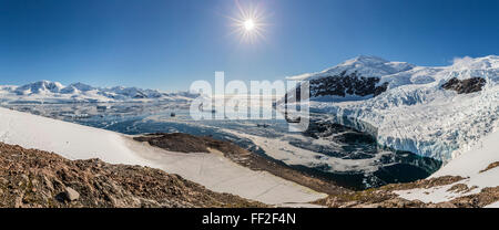 Panoramablick mit Sunburst Neko Harbor, Antarktis, PoRMar Regionen Stockfoto