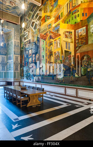 Das Rathaus (Radhus), Oslo, Norwegen. Der East-Gallery, mit Fresken von pro Krohg zum Thema der Stadt und des Landes Stockfoto