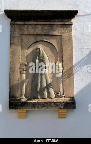 Bild der traditionellen Kleidung getragen von den Frauen in Vejer De La Frontera, Provinz Cadiz, Spanien Stockfoto