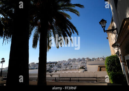 Blick über Dorfhäuser in Vejer De La Frontera, Provinz Cadiz, Spanien Stockfoto