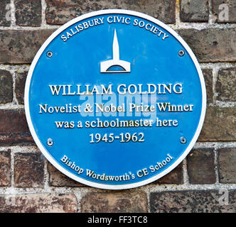 Blaue Erbe Plaque an Bischof Wordsworth CE School, Salisbury, Wiltshire, England, UK. Stockfoto