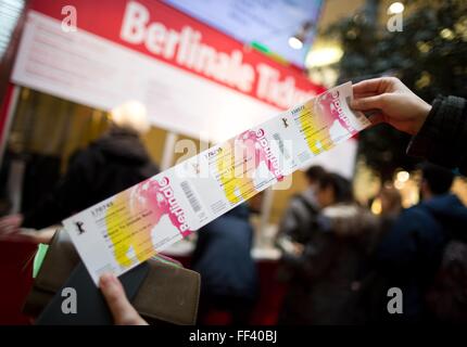 Berlin, Deutschland. 10. Februar 2016. Berlinale-Tickets sind in Berlin, Deutschland, 10. Februar 2016 vorgestellt. Die Berlinale läuft vom 11. Februar bis 21. Februar 2016. Foto: Jörg CARSTENSEN/Dpa/Alamy Live News Stockfoto