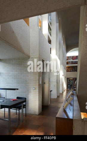 Detail der Bibliothek am Murray Edwards College, Cambridge Designed by Chamberlin, Powell und Bon Stockfoto