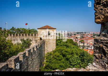 Blick von den Zinnen des Castelo de Sao Jorge, St. George's Castle, Lissabon, Portugal Stockfoto