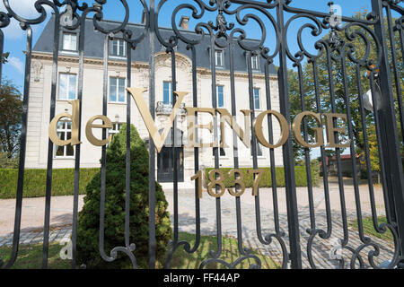 Die Tore in der Champagne de Venoge Champagner Haus in der Avenue de Champagne in Epernay Frankreich Stockfoto