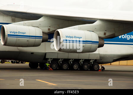 Frachtflugzeug der russischen Volga-Dnepr Antonow (AN-124) Stockfoto
