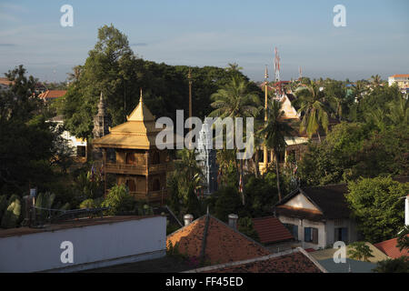 Blick über 7 Makara in Richtung Wat Damnak, Siem Reap, Kambodscha, Asien. Stockfoto