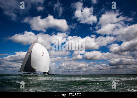 J-Klasse Rennen RYS Zweihundertjahrfeier 2015 in Cowes, Isle Of Wight Stockfoto