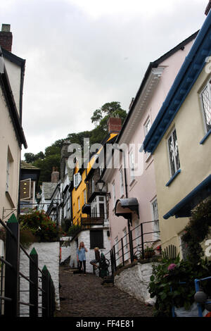 Touristen in Clovelly ein kleines Dorf in der Devon District Torridge Stockfoto