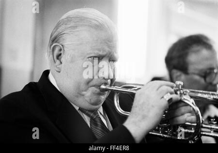 Wild Bill Davison, Kornettist, bei einem Konzert im Rahmen des 1982 Kool Jazz Festival gegeben. Dieses Ereignis war "Jazz on the Hudson" und fand auf einem Boot Kreisen Manhattan. Stockfoto