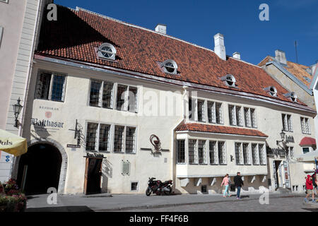 Das Balthasar-Knoblauch-Restaurant in Town Hall Square, Tallinn, Estland. Stockfoto