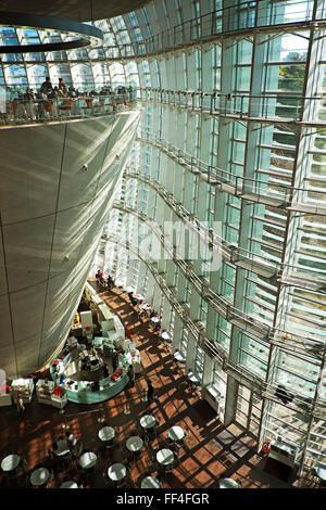 Innenraum des National Art Center, Roppongi, Tokyo Stockfoto