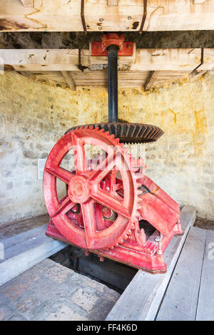 Zuckerrohr Zerkleinerungsanlage in einer Windmühle bei Betty es Hope, einer ehemaligen Zuckerrohrplantage, jetzt ein Museum, Antigua, Antigua und Barbuda Stockfoto