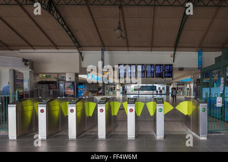 MELBOURNE - 31. Januar 2016: Flinders Street Railway Station Eingang Tore Nahaufnahme. Stockfoto