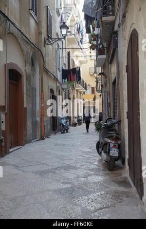 typische Straße in der Altstadt, Bari, Apulien, Italien Stockfoto