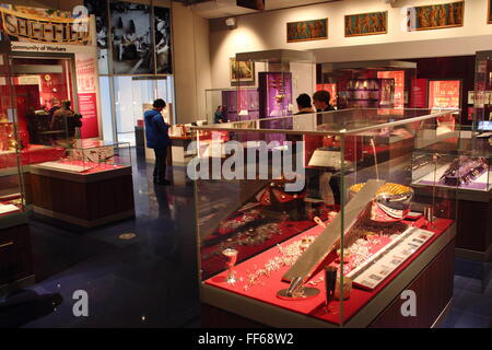 Die Metallarbeiten Sammlung in der Milliennium Galerie, Sheffield South Yorkshire England UK - nur zur redaktionellen Verwendung. Stockfoto