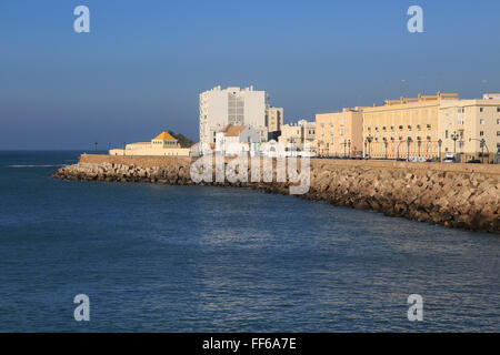 Küste im Barrio De La Vina, Stadtzentrum von Cadiz, Spanien Stockfoto